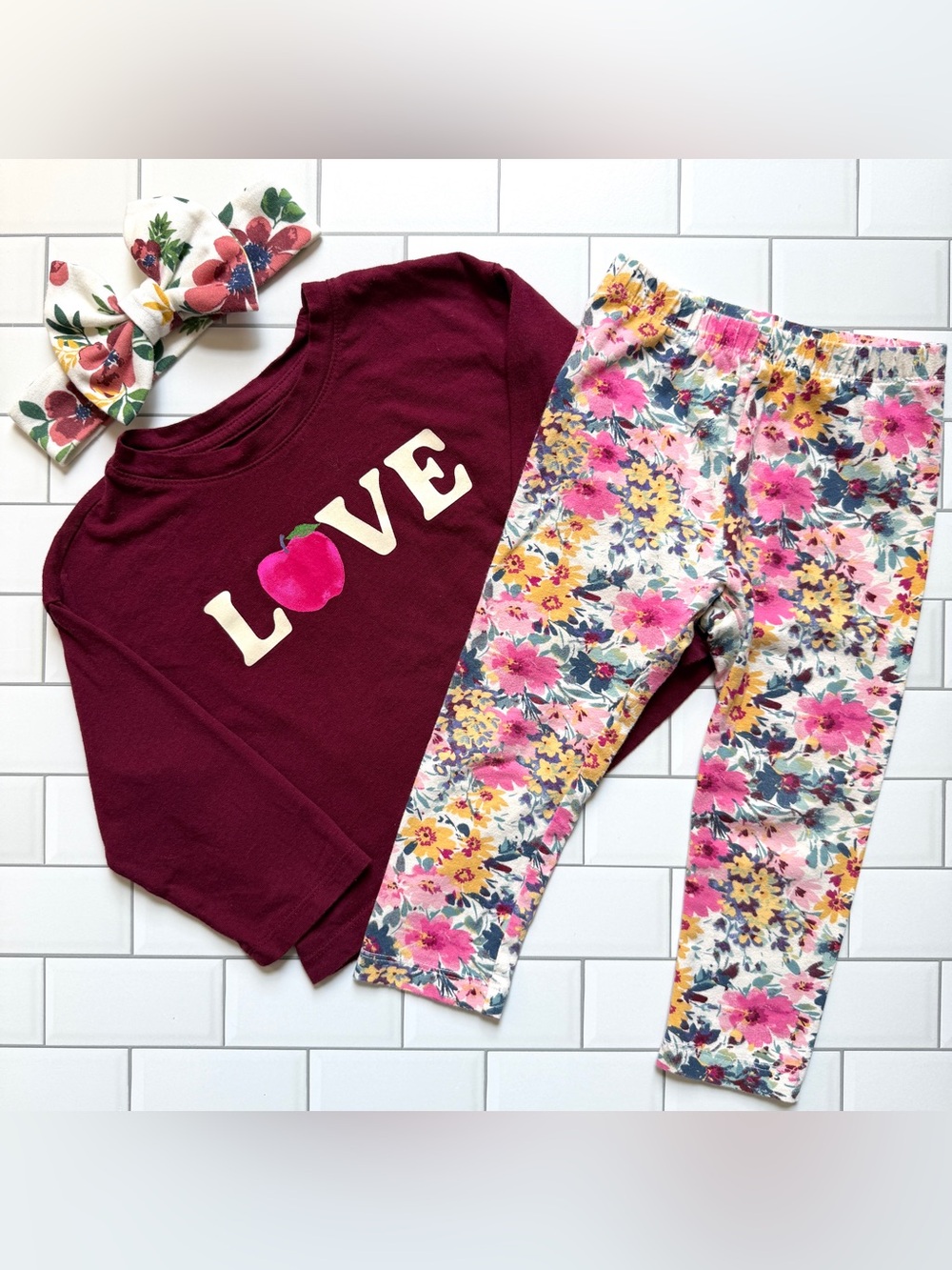 18-24🍎 Baby GAP Brannan Bear Favorites 3pc Bundle Apple Love Tee Floral Leggings